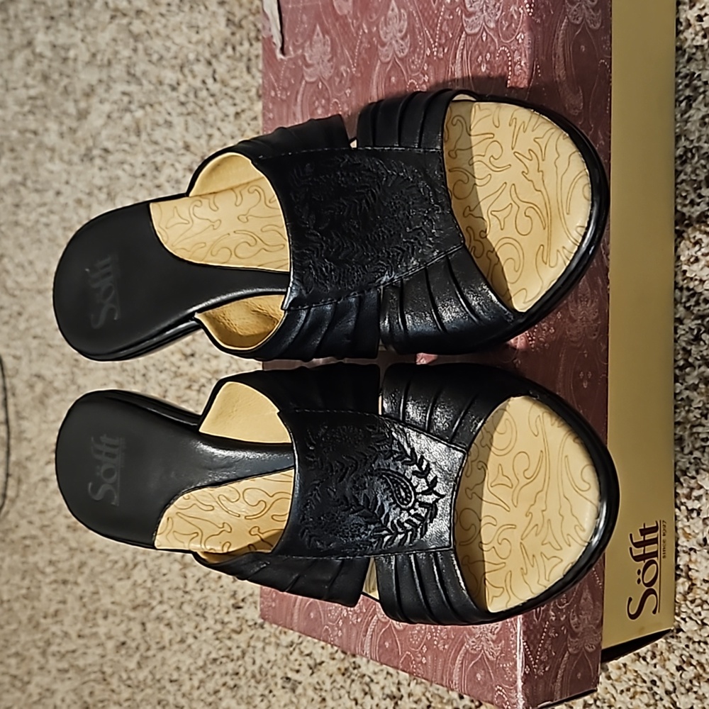 Sofft Black Leather Pleated Open-Toe Heeled Mules - Picture 2 of 5